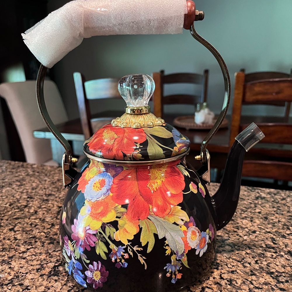 NWT MacKenzie-Childs Black Flower Market 2QT Tea Kettle